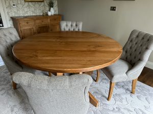 round oak table